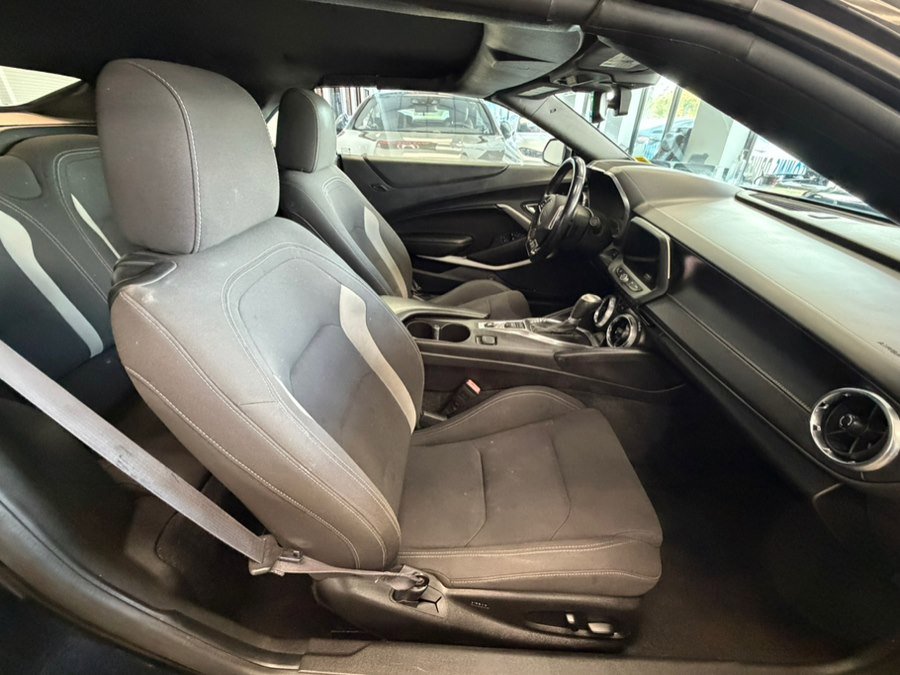 Used 2017 Chevrolet Camaro SS RWD image 28