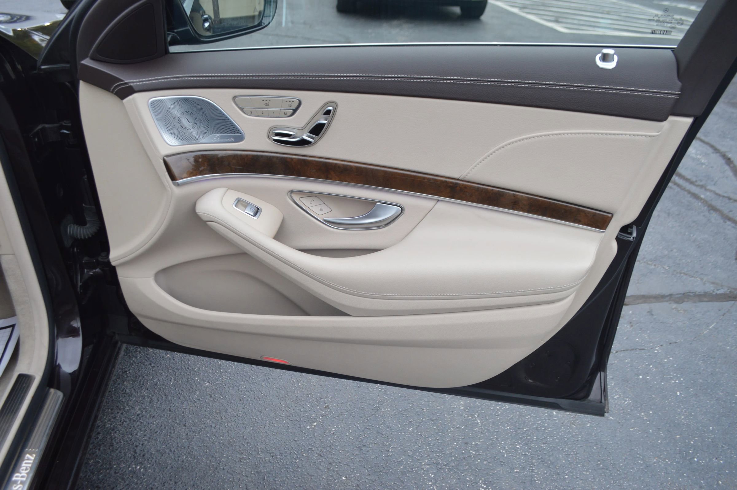 Used 2015 Mercedes-Benz S 550 4MATIC Sedan w/ Premium 1 Package image 22