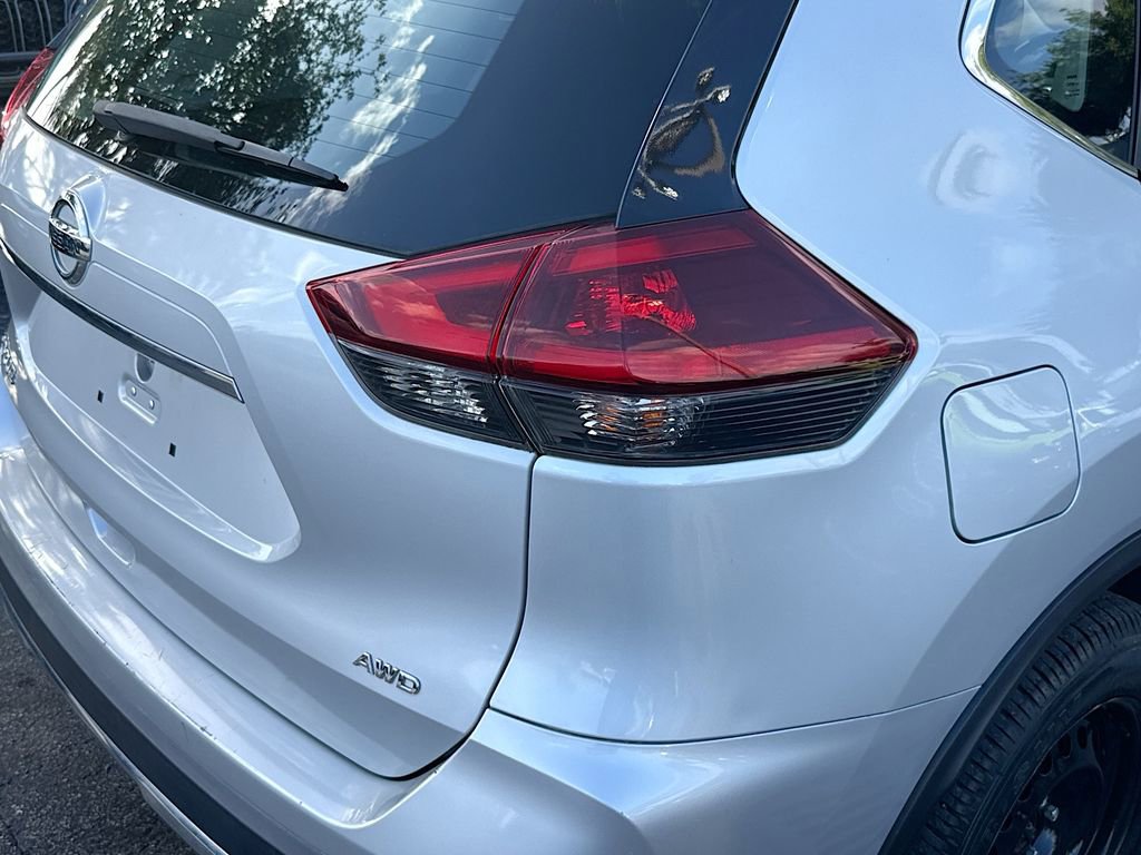 Used 2020 Nissan Rogue S image 5