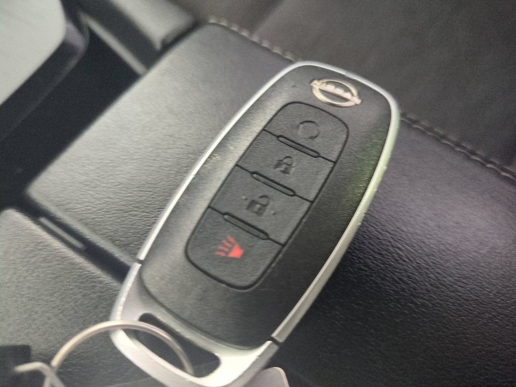 Used 2023 Nissan Rogue SV FWD image 36