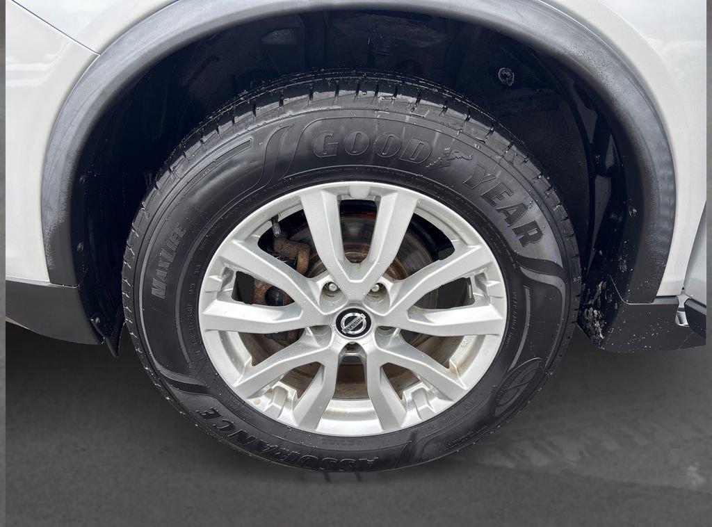 Used 2018 Nissan Rogue SV image 12