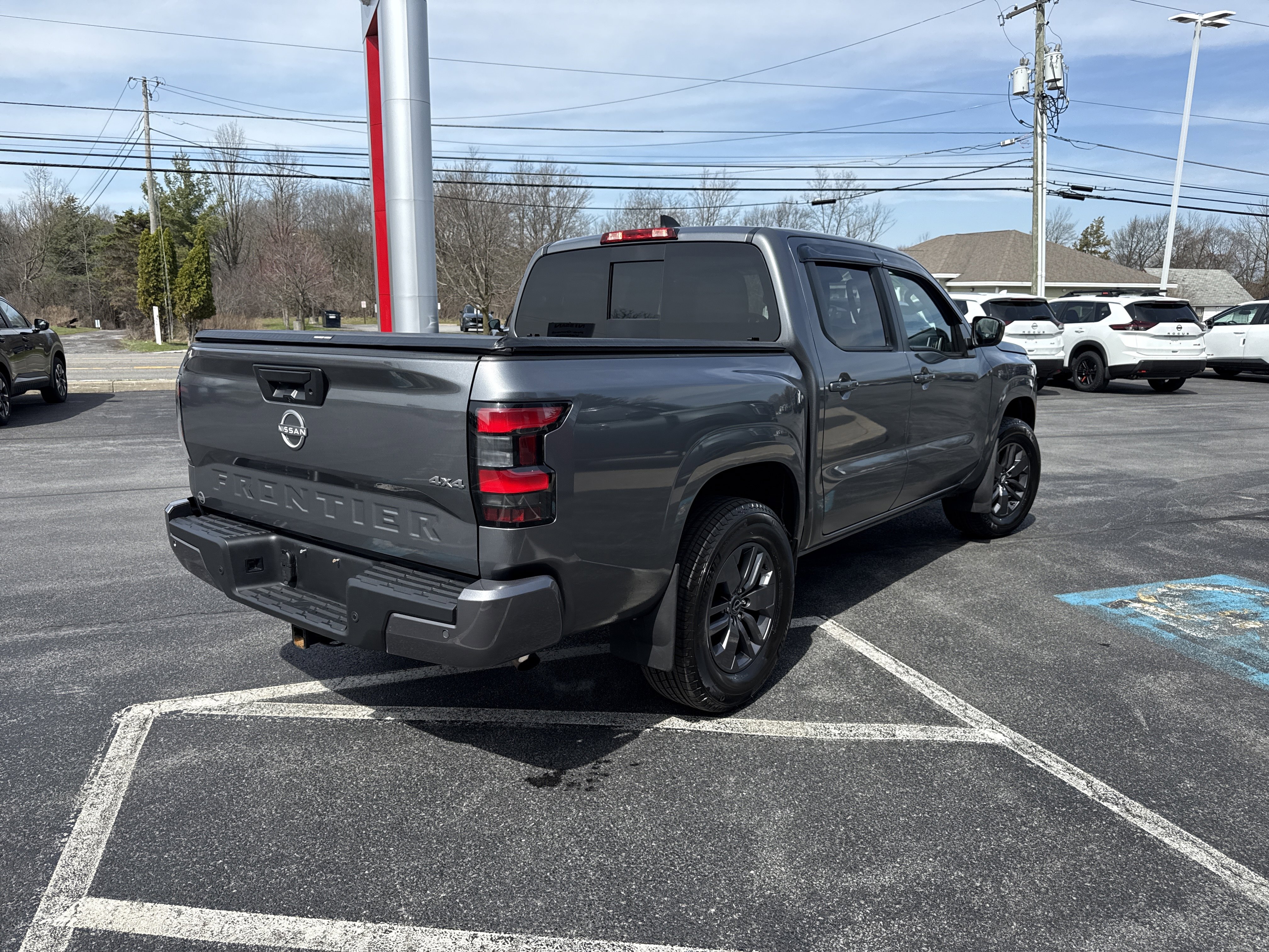 Used 2025 Nissan Frontier SV w/ SV Convenience Package image 13