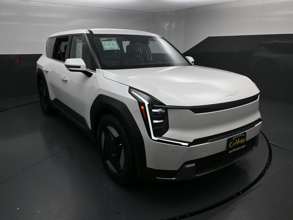 Used 2024 Kia EV9 Light Long Range image 12