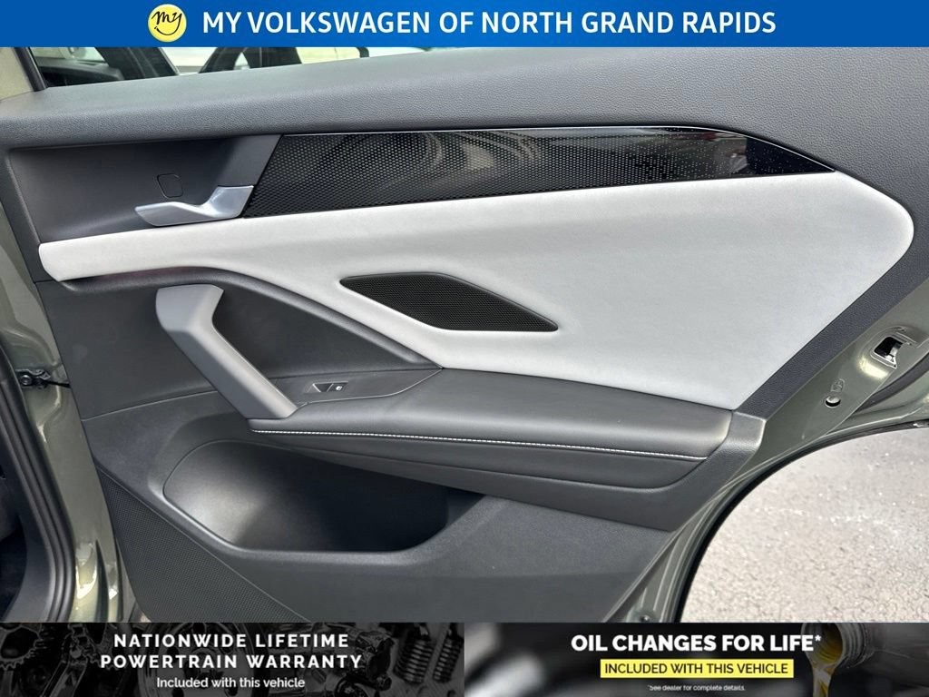 New 2026 Volkswagen Tiguan SE R-Line AWD/4WD image 23