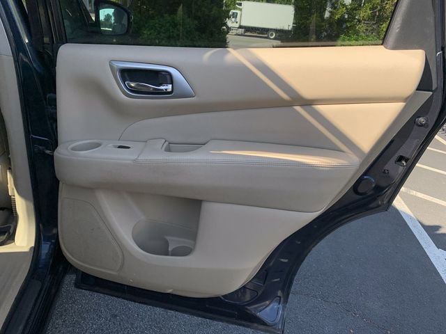 Used 2015 Nissan Pathfinder SL w/ SL Tech Package image 11