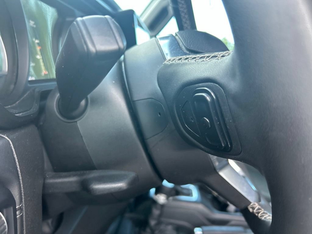 Used 2025 Jeep Wrangler Unlimited Sahara AWD/4WD image 38