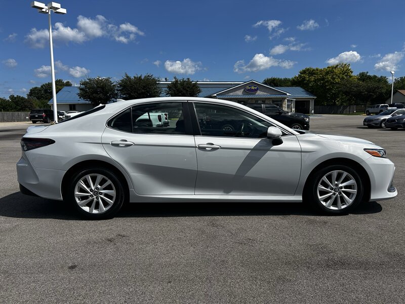 Used 2022 Toyota Camry LE w/ Carpet Mat Package (TMS) AWD/4WD image 2