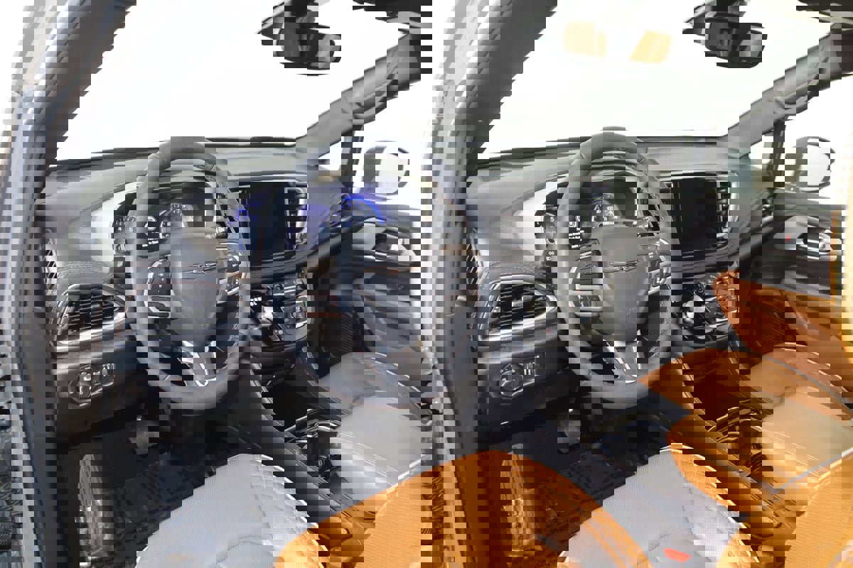 Used 2024 Chrysler Pacifica Pinnacle image 31