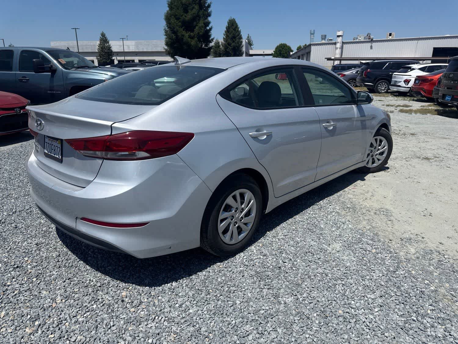 Used 2017 Hyundai Elantra SE FWD image 5