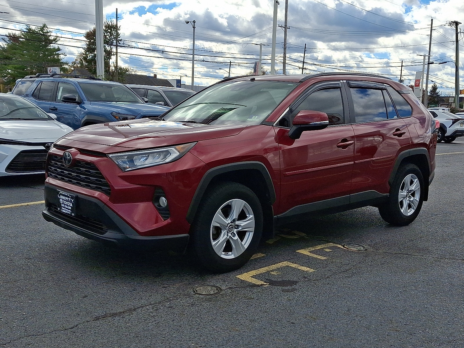 Used 2019 Toyota RAV4 XLE image 3