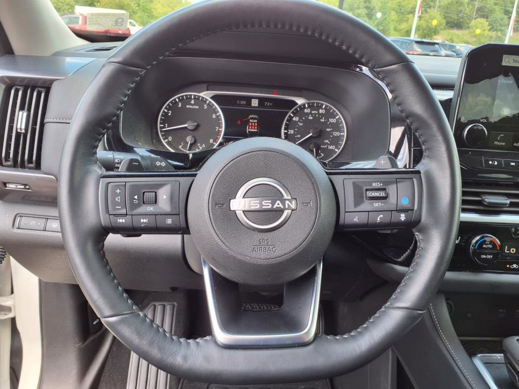 Certified 2024 Nissan Pathfinder SL image 9