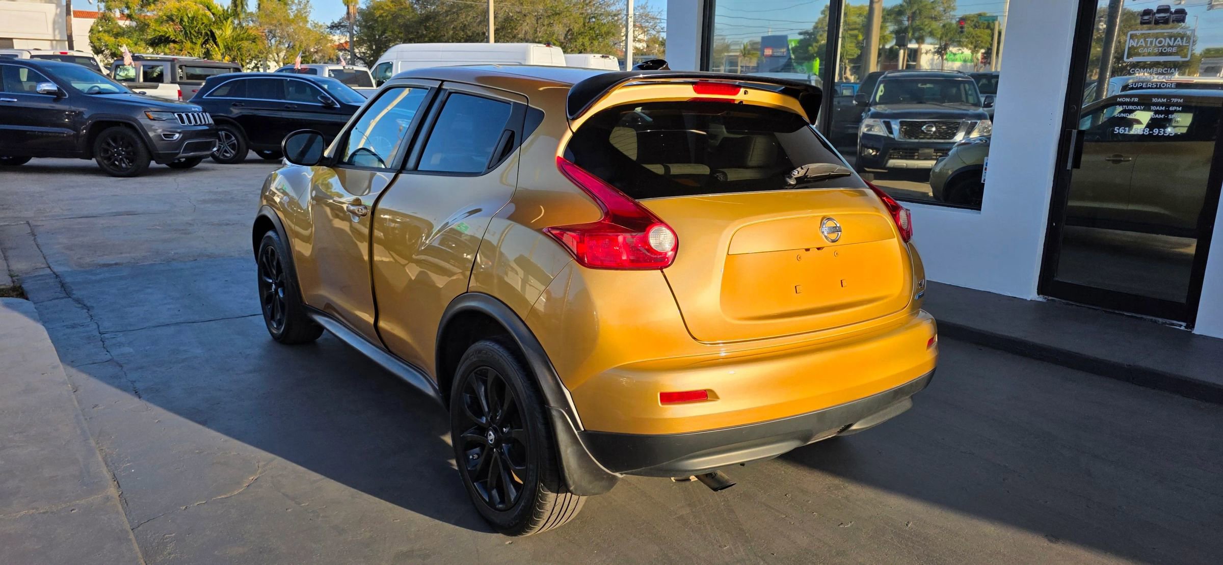 Used 2013 Nissan Juke SV w/ Midnight Edition image 6