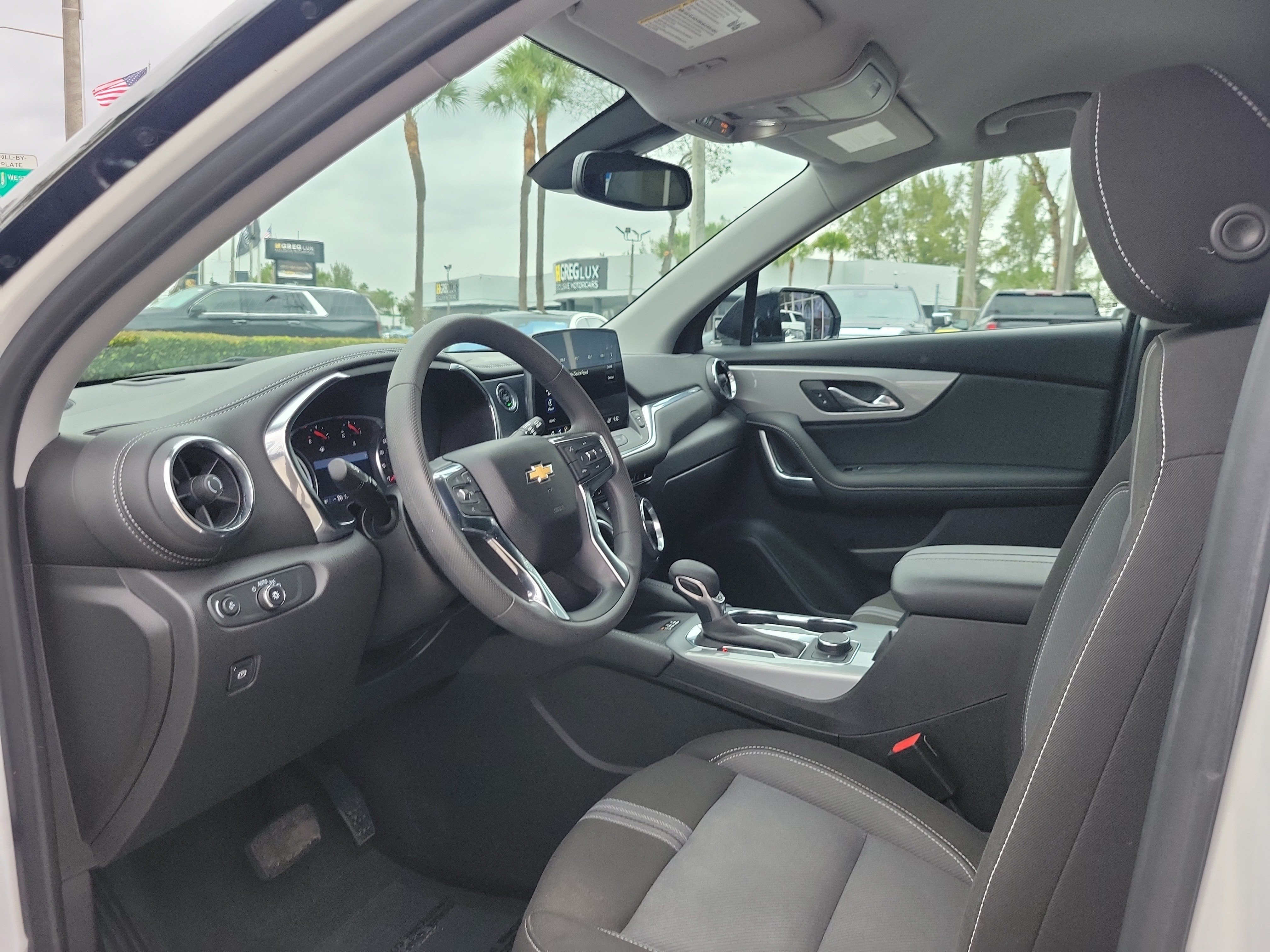 Used 2024 Chevrolet Blazer LT w/ Convenience Package FWD image 9