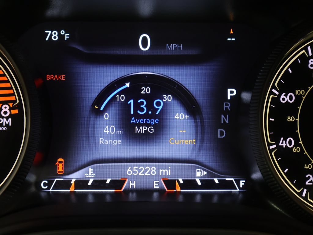 Used 2022 Jeep Cherokee Trailhawk AWD/4WD image 41
