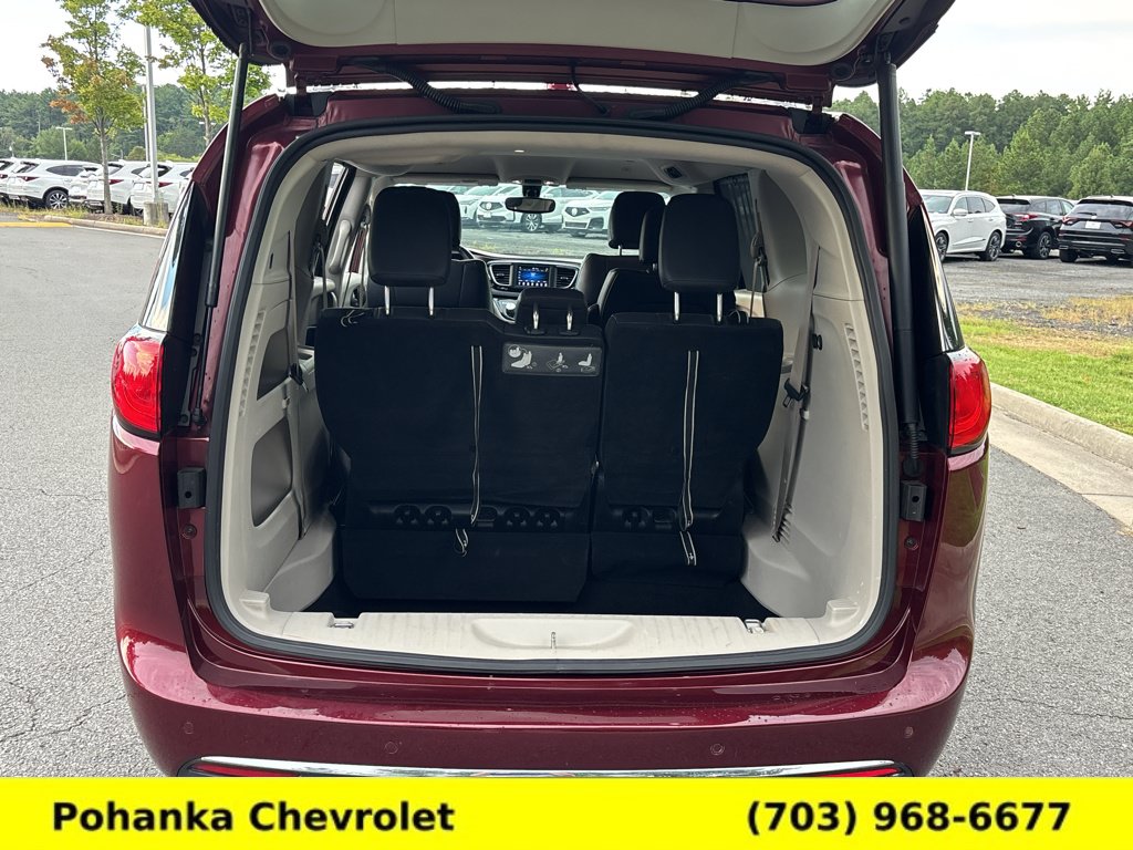 Used 2018 Chrysler Pacifica Touring-L w/ Tire & Wheel Group FWD image 26