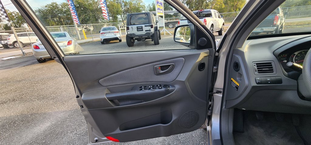 Used 2006 Hyundai Tucson GL image 26