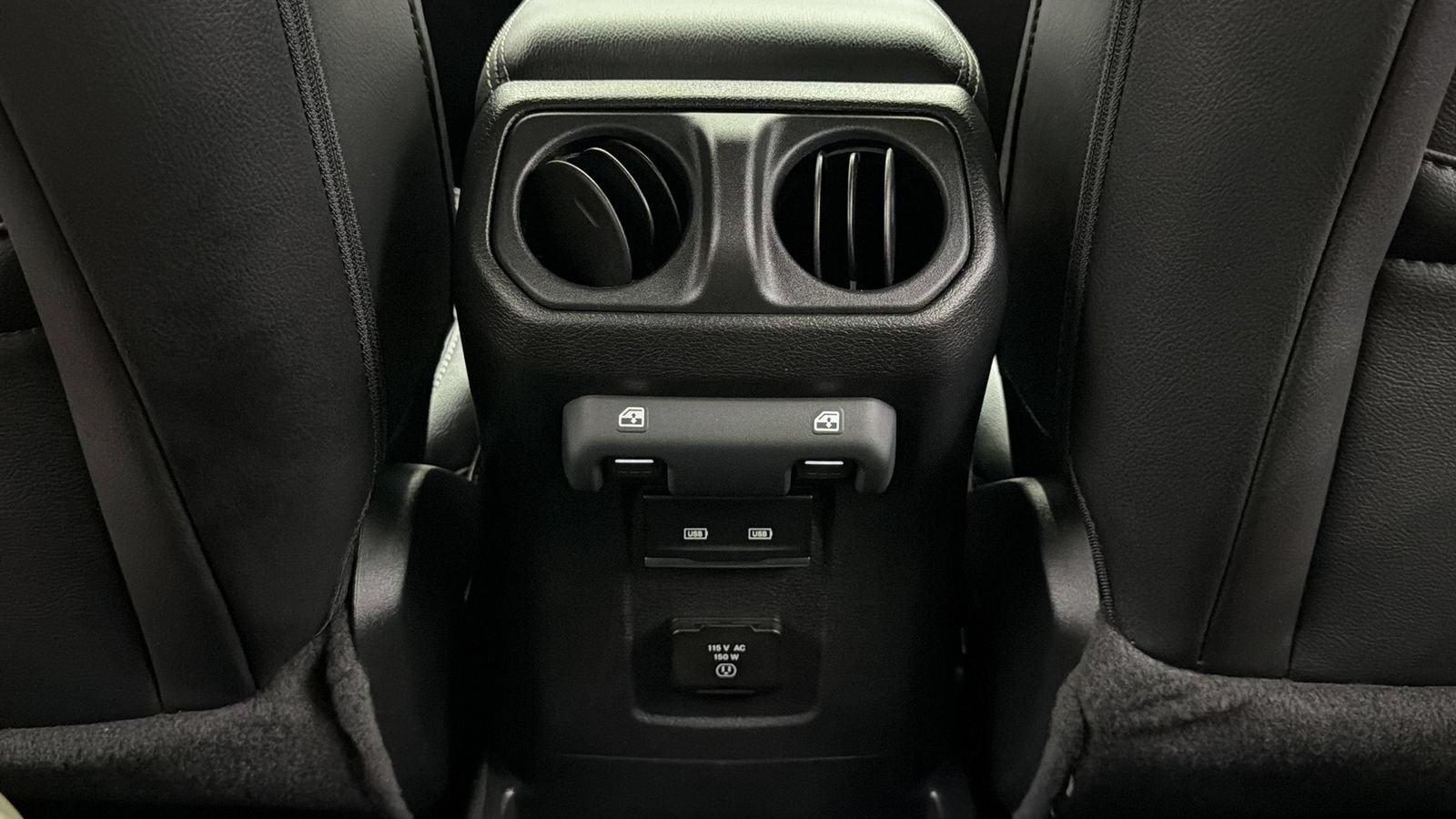 Used 2023 Jeep Wrangler Unlimited Sahara w/ Cold Weather Group AWD/4WD image 44