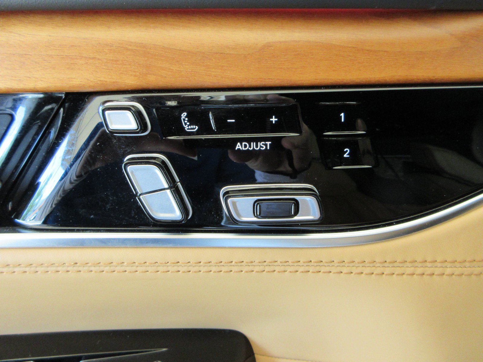 Used 2022 Jeep Grand Wagoneer Series III w/ Rear Seat Video Group 1 AWD/4WD image 35