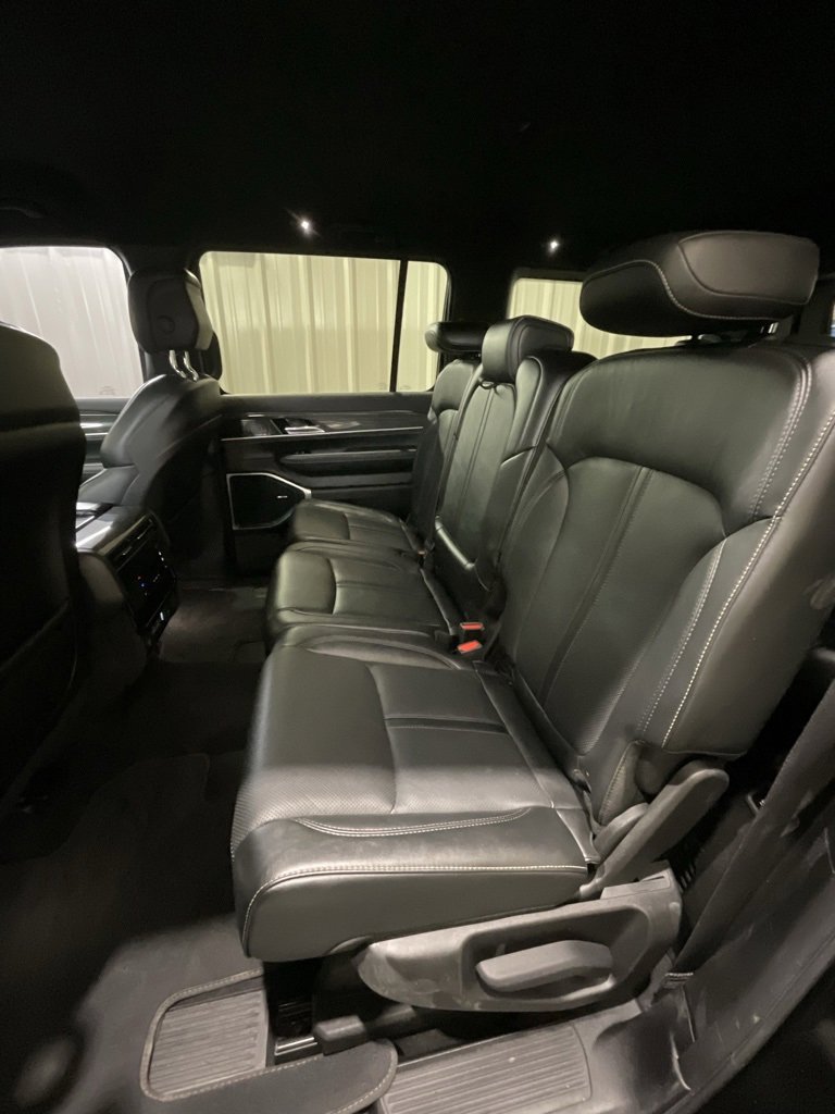 Used 2022 Jeep Wagoneer Series III image 11