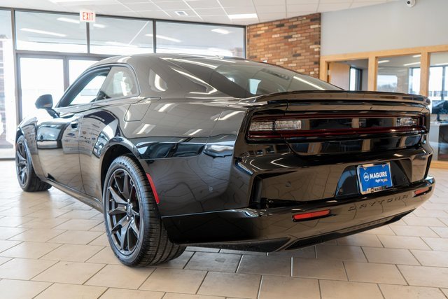 Used 2025 Dodge Charger R/T Scat Pack w/ Track Pack image 9