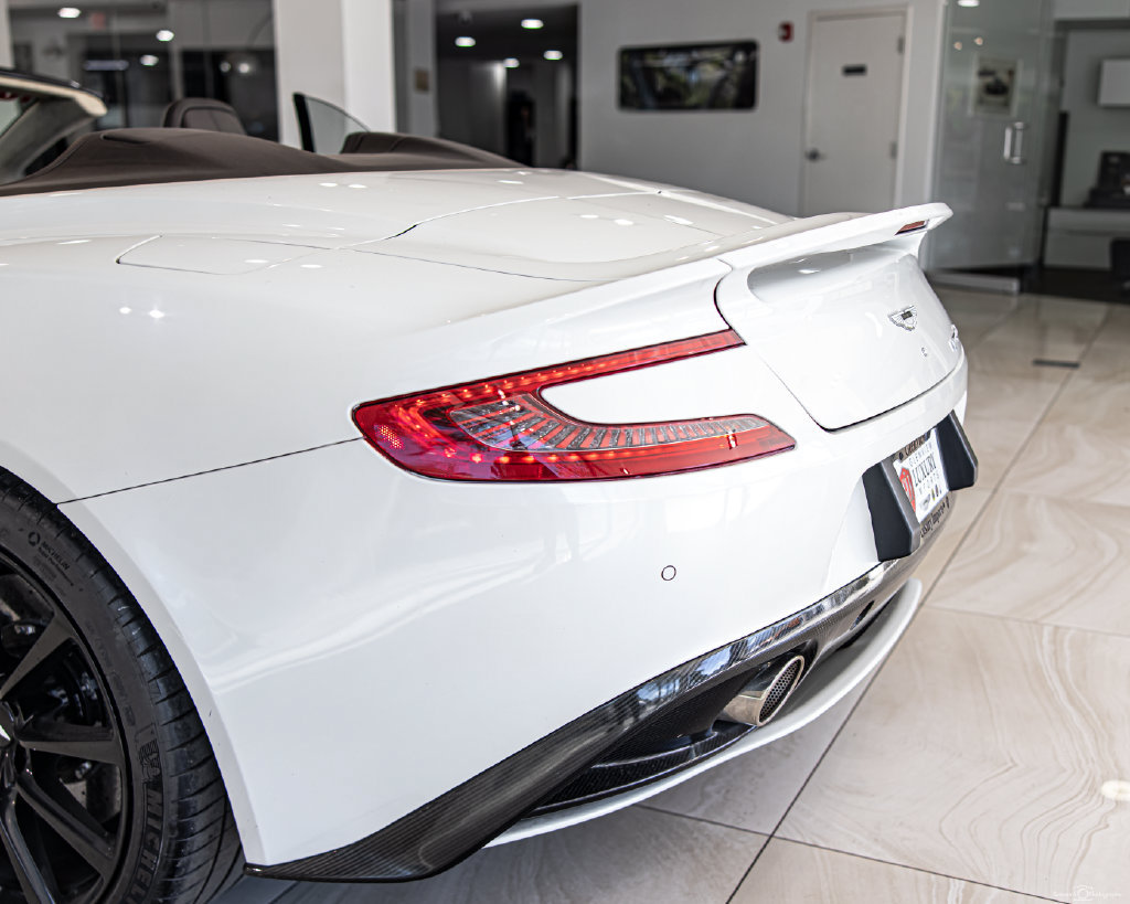Used 2016 Aston Martin Vanquish Volante RWD image 14