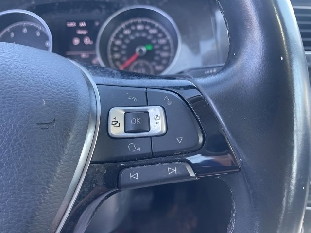 Used 2018 Volkswagen Golf SE image 18