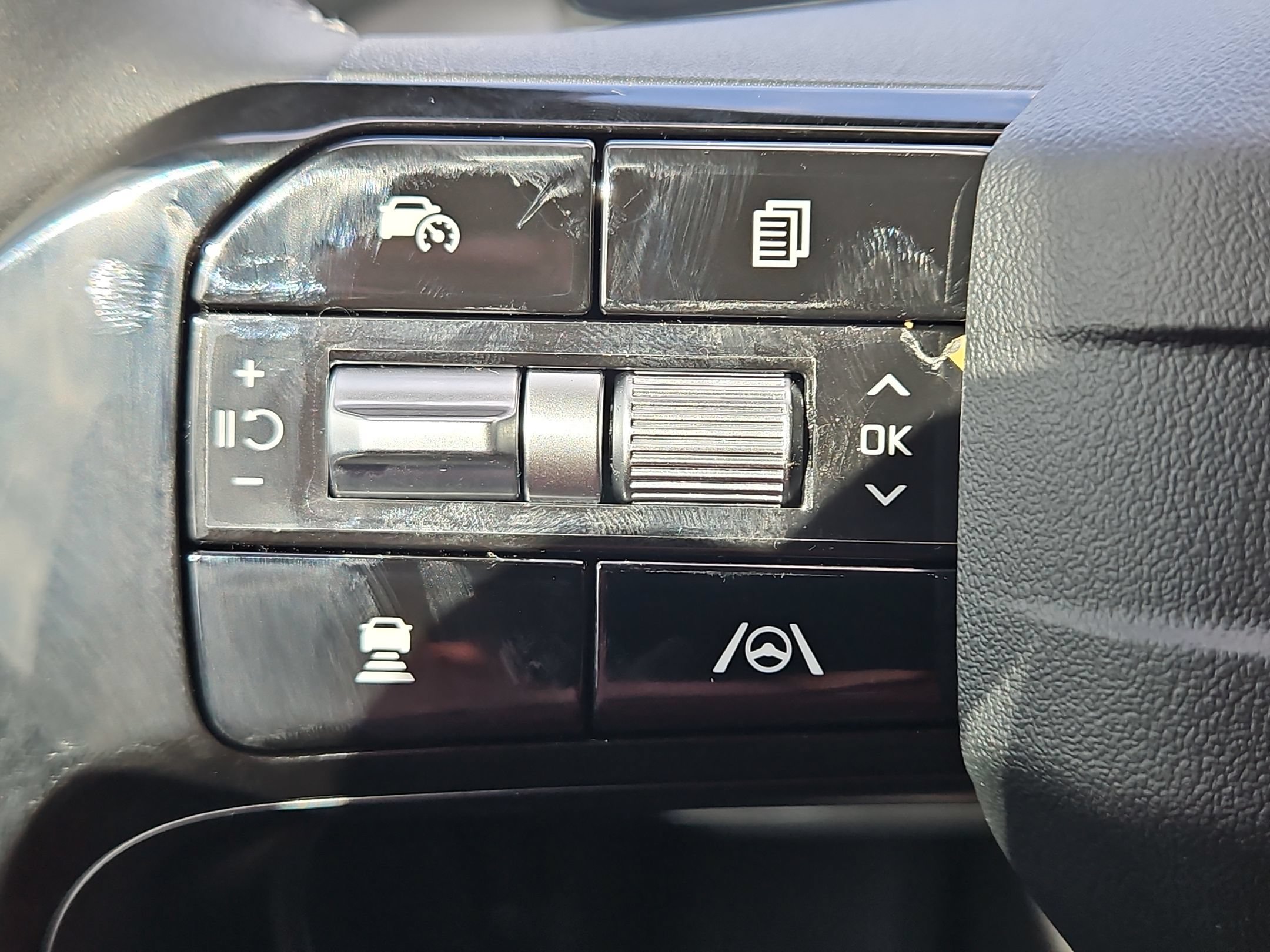 New 2026 Kia Sorento LX FWD image 22