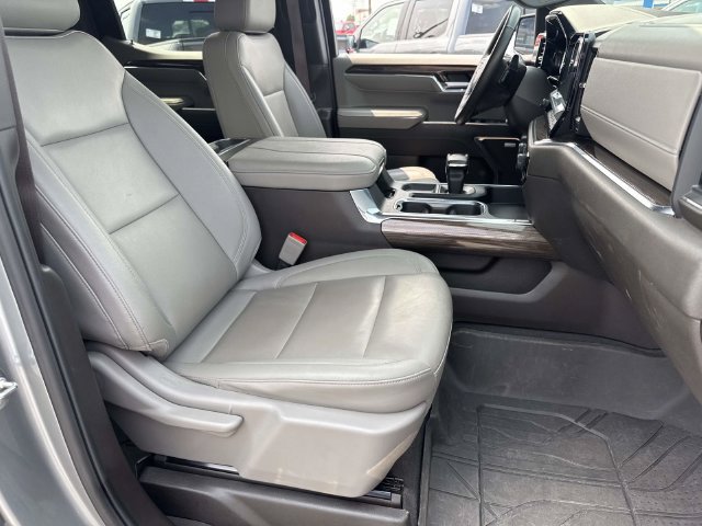 Used 2024 Chevrolet Silverado 1500 RST w/ Convenience Package II AWD/4WD image 11