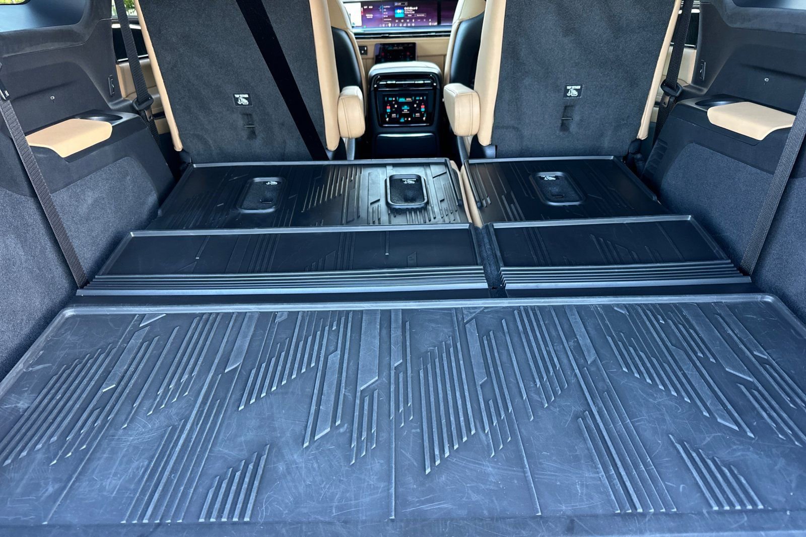 Used 2026 Cadillac Escalade IQ Sport 2 w/ LPO, ONYX Package image 17