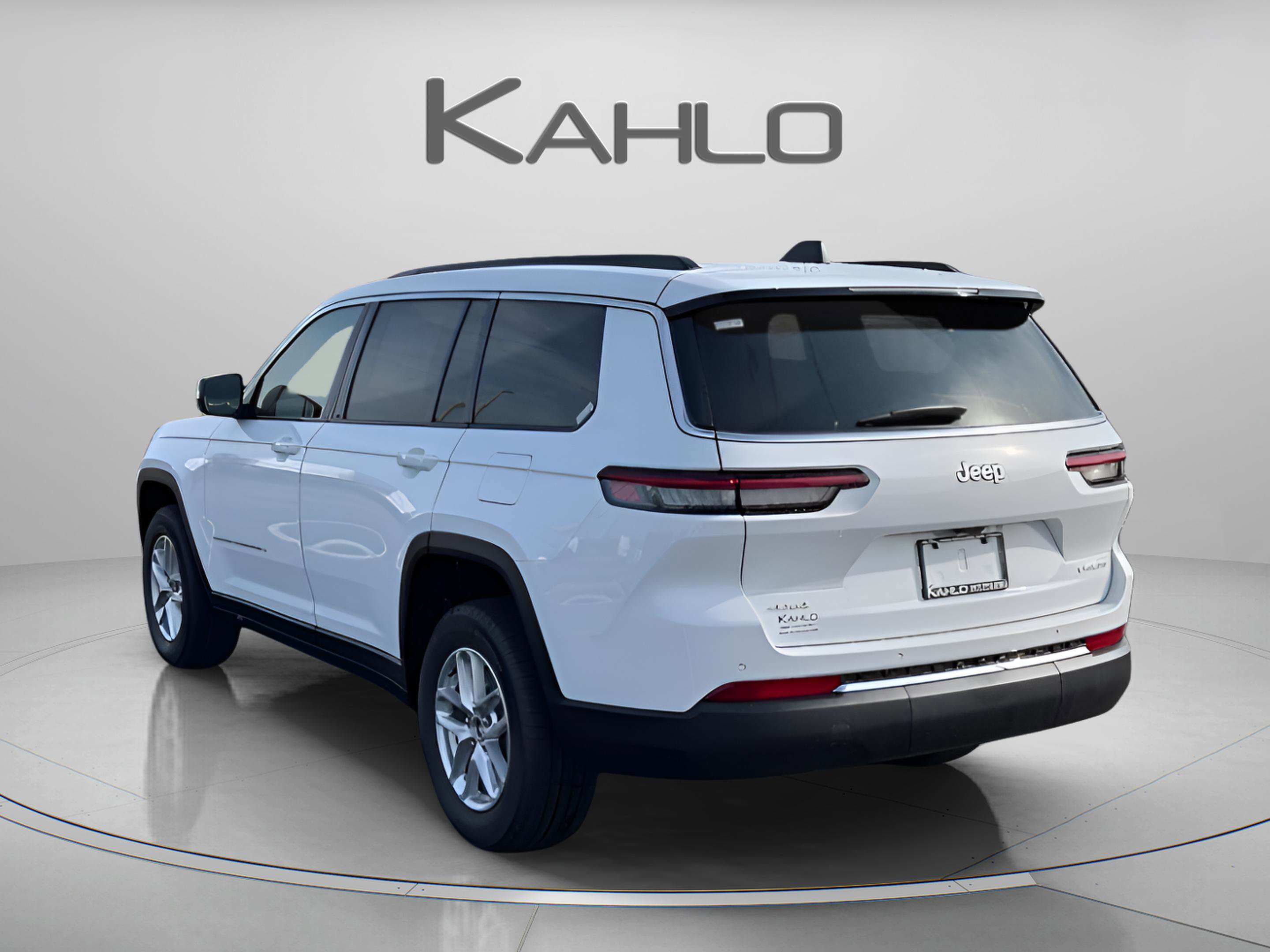 New 2025 Jeep Grand Cherokee L Laredo image 2