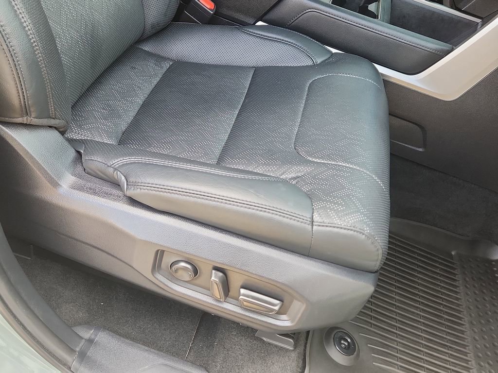 Used 2024 Toyota Tundra Limited AWD/4WD image 14
