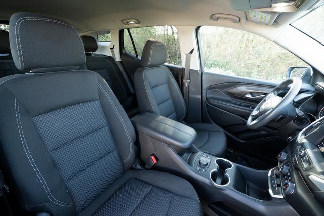 Used 2024 GMC Terrain SLE w/ Driver Convenience Package image 29