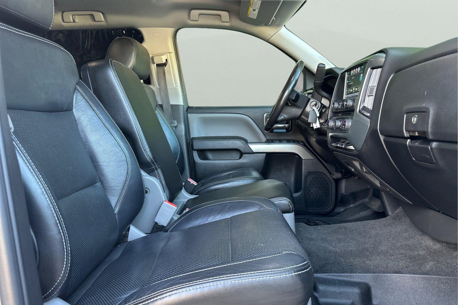 Used 2018 Chevrolet Silverado 1500 LT w/ All Star Edition image 19