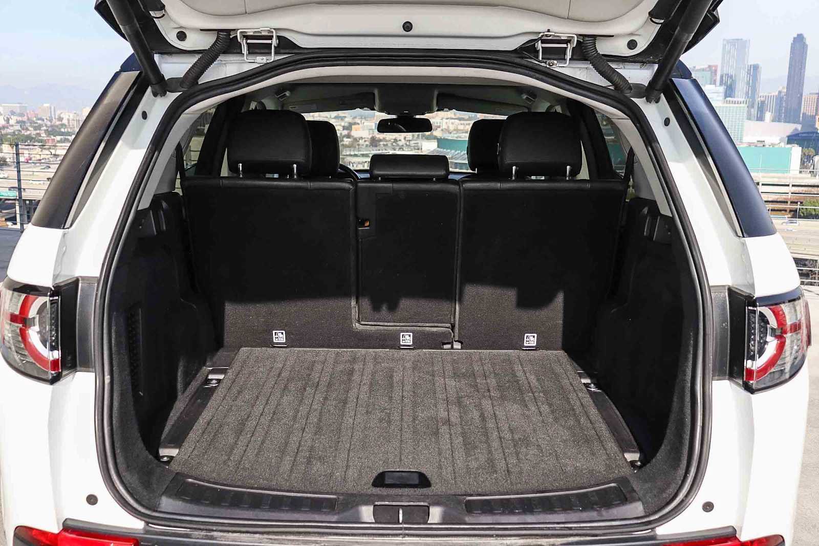 Used 2018 Land Rover Discovery Sport HSE image 27