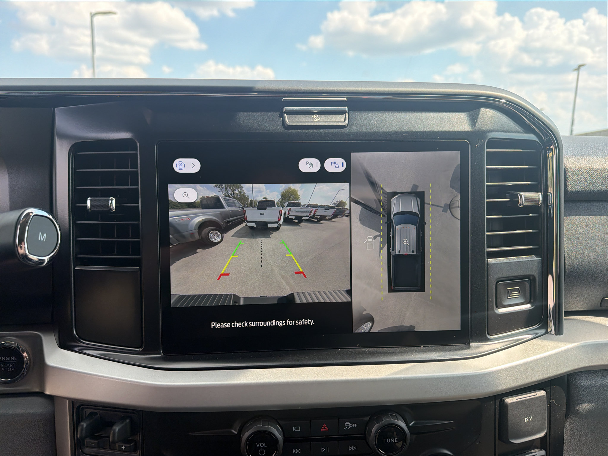 New 2027 Ford F250 XLT w/ XLT Premium Package AWD/4WD image 16