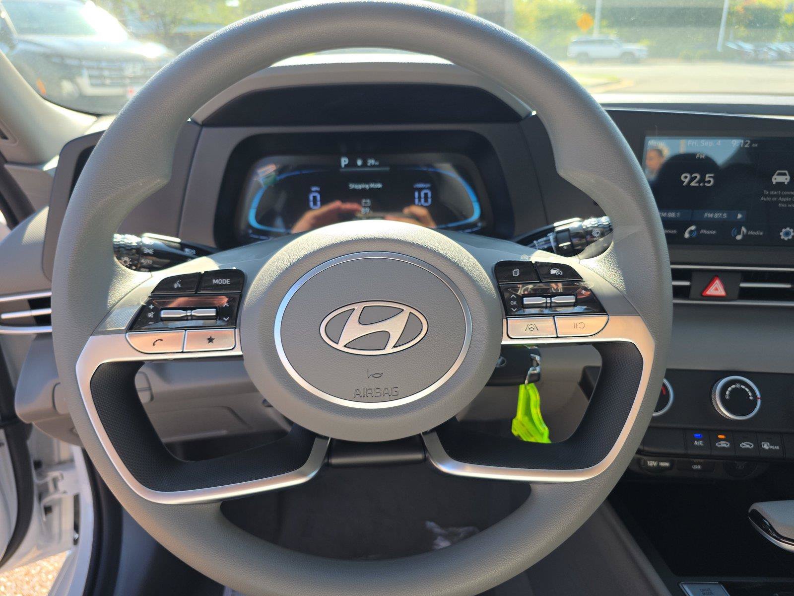 New 2026 Hyundai Elantra SE FWD image 14