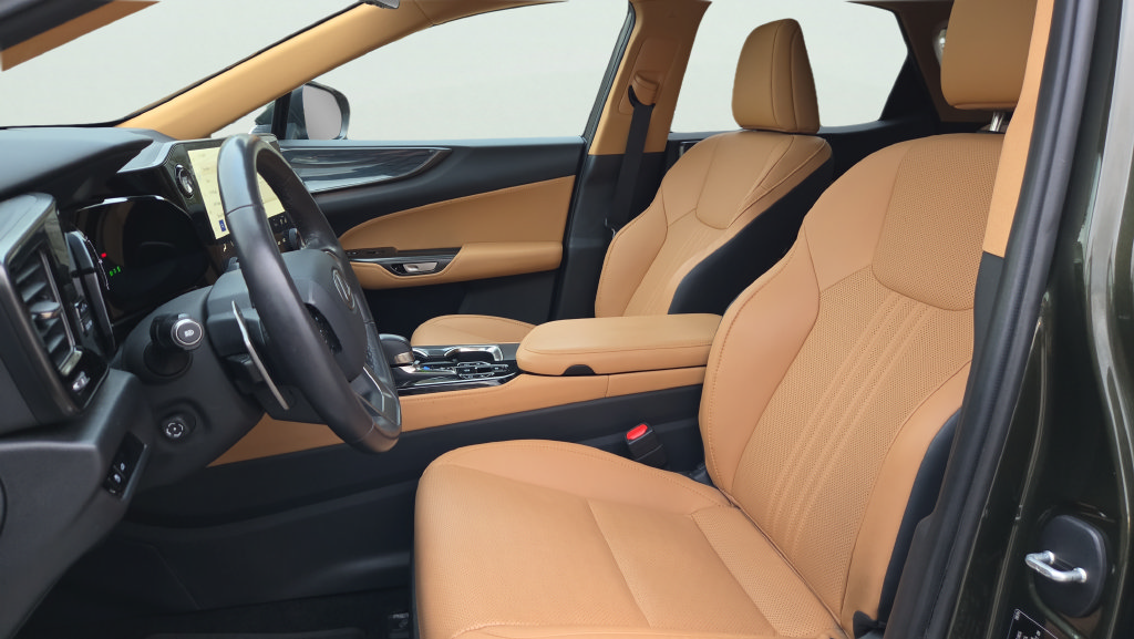 Used 2025 Lexus NX 350 AWD w/ Cold Area Package image 19