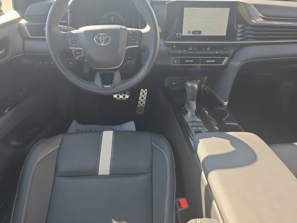 Used 2025 Toyota Camry SE w/ Convenience Package image 20