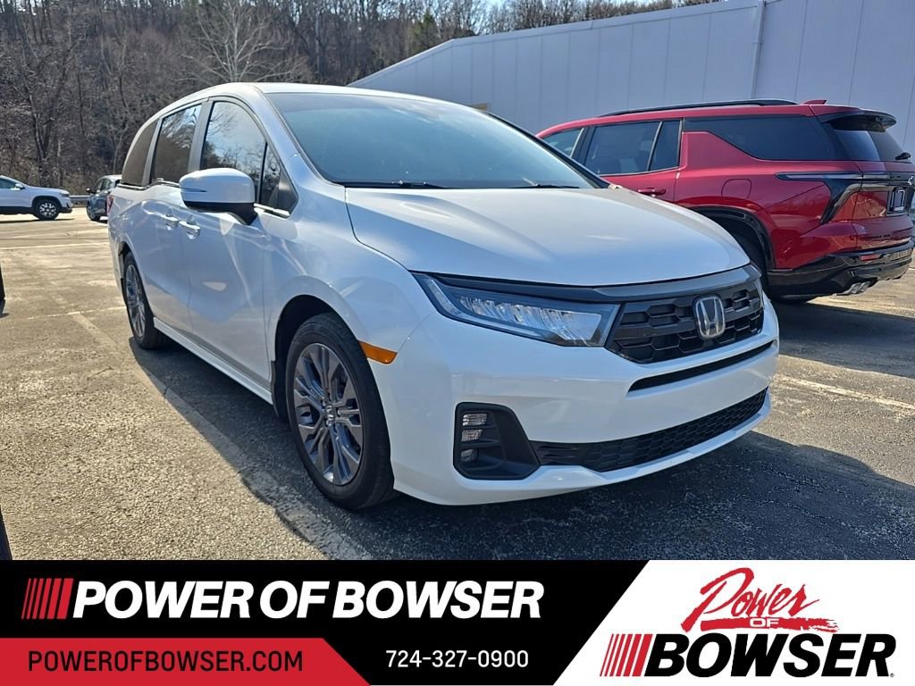 Used 2025 Honda Odyssey Touring image 3