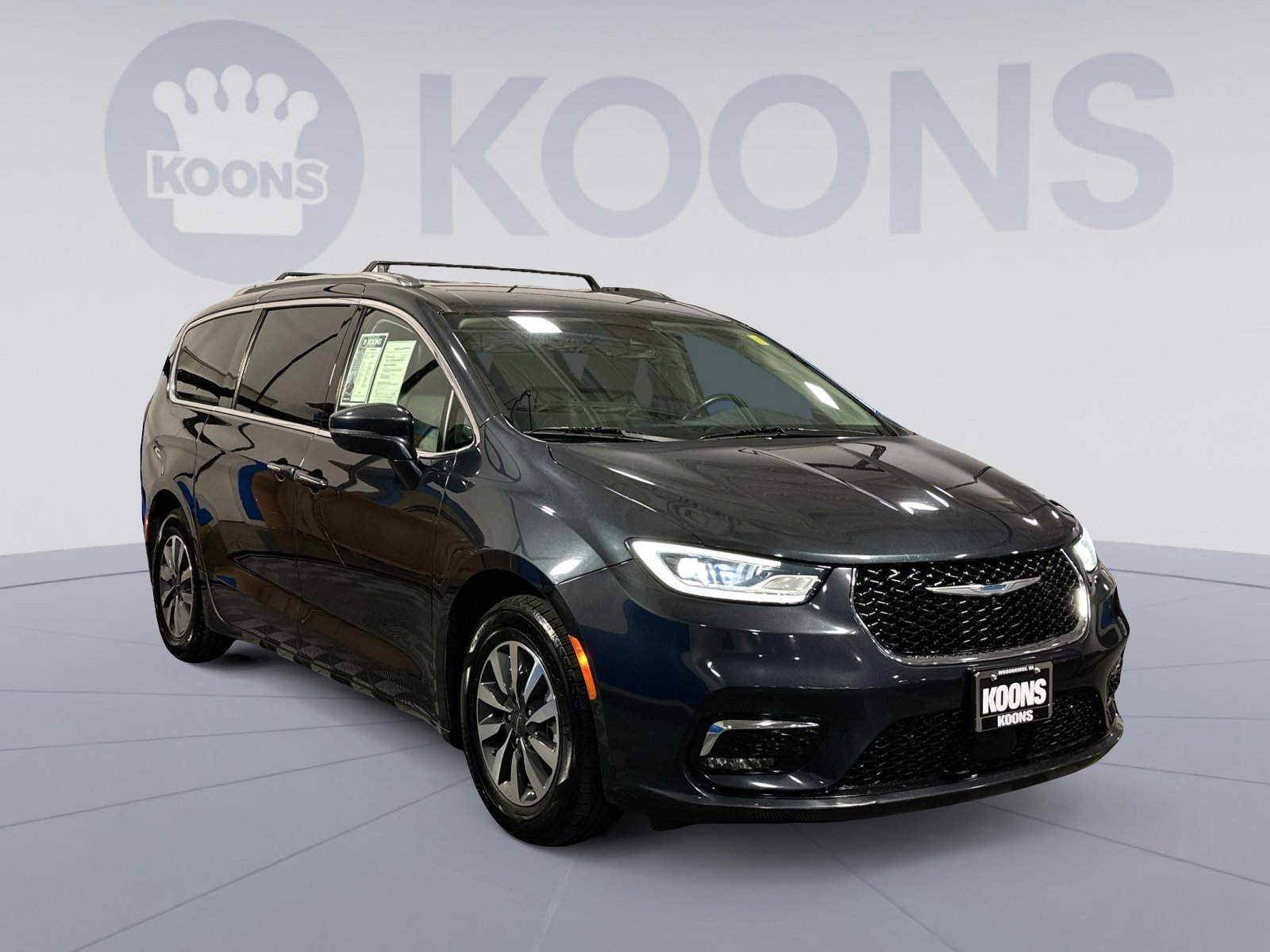 Used 2021 Chrysler Pacifica Touring-L image 10