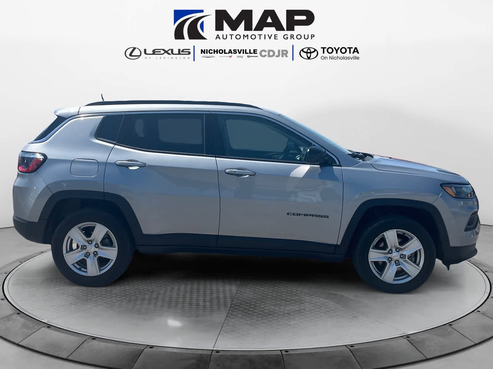 Used 2022 Jeep Compass Latitude w/ Convenience Group AWD/4WD image 6