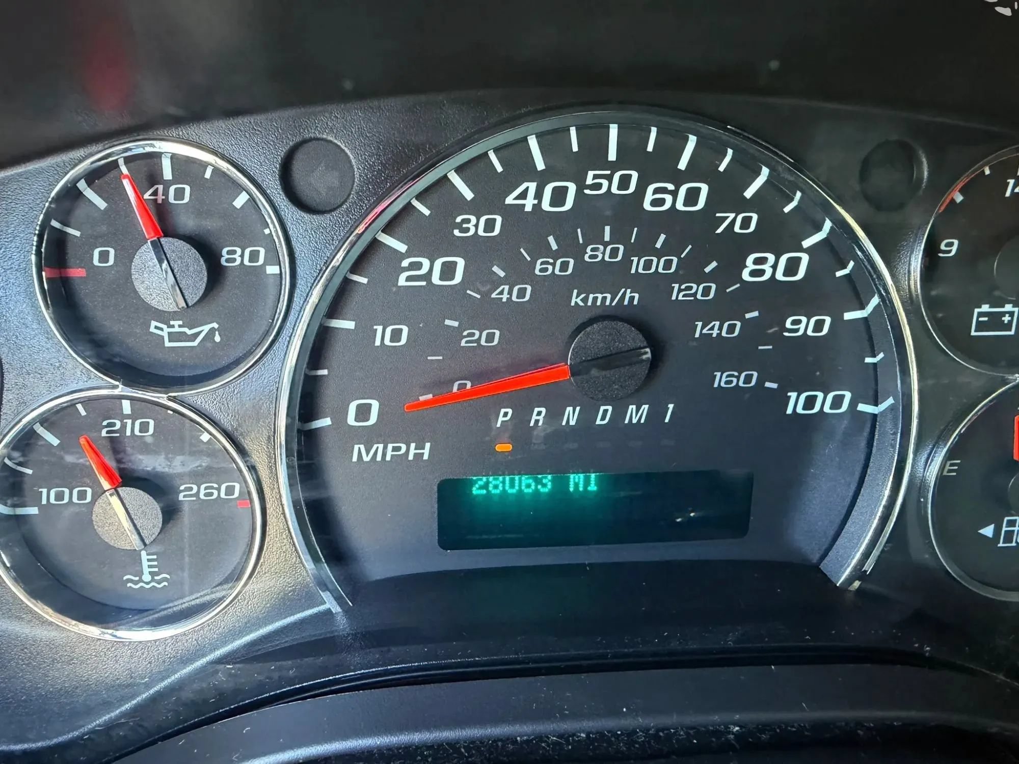 Used 2019 Chevrolet Express 2500 w/ Driver Convenience Package RWD image 4