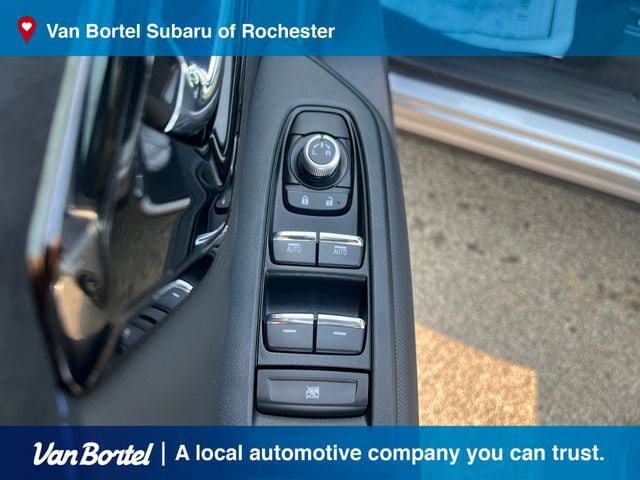 Used 2025 Subaru Forester Limited AWD/4WD image 15