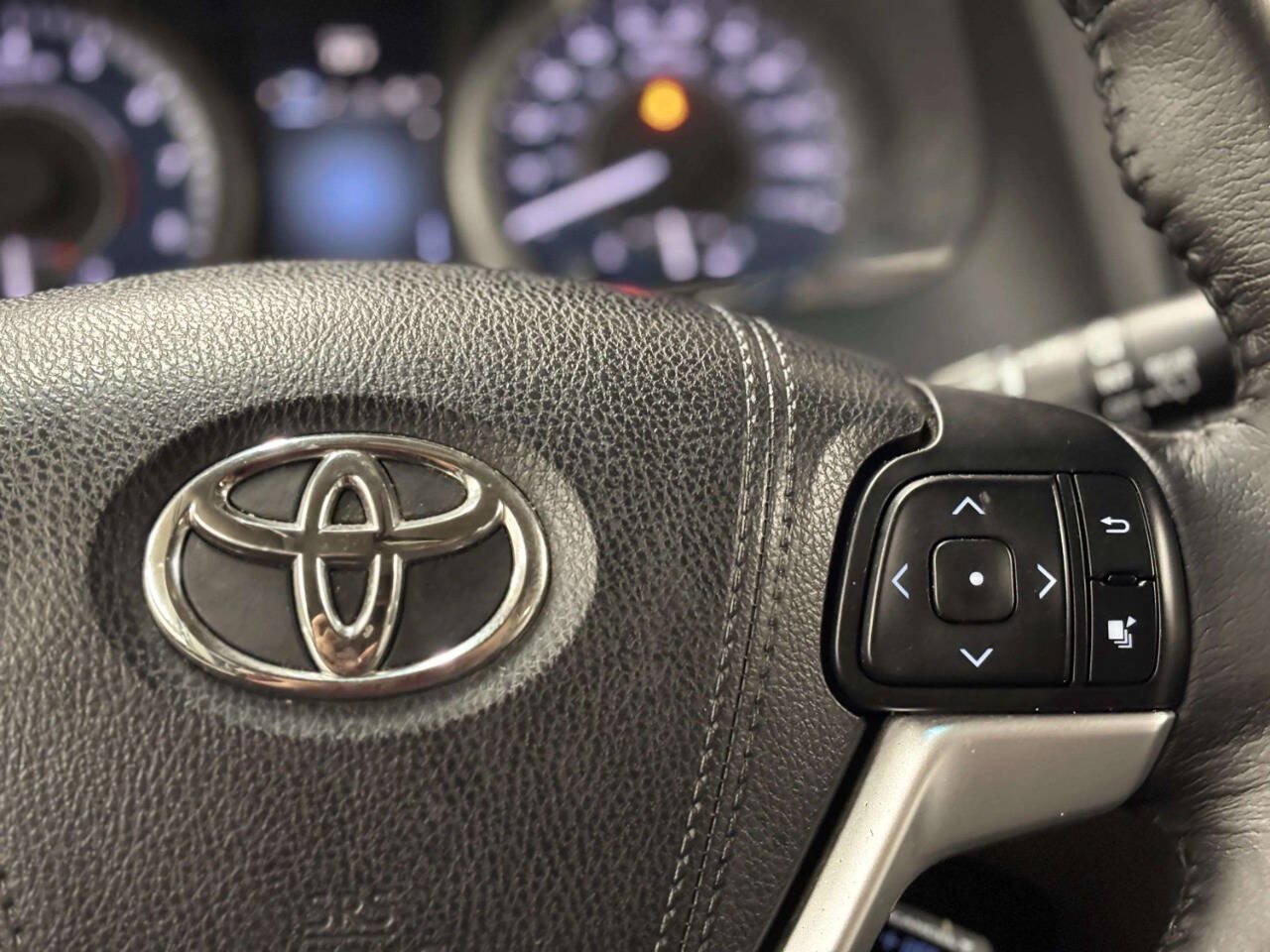 Used 2015 Toyota Sienna XLE FWD image 36