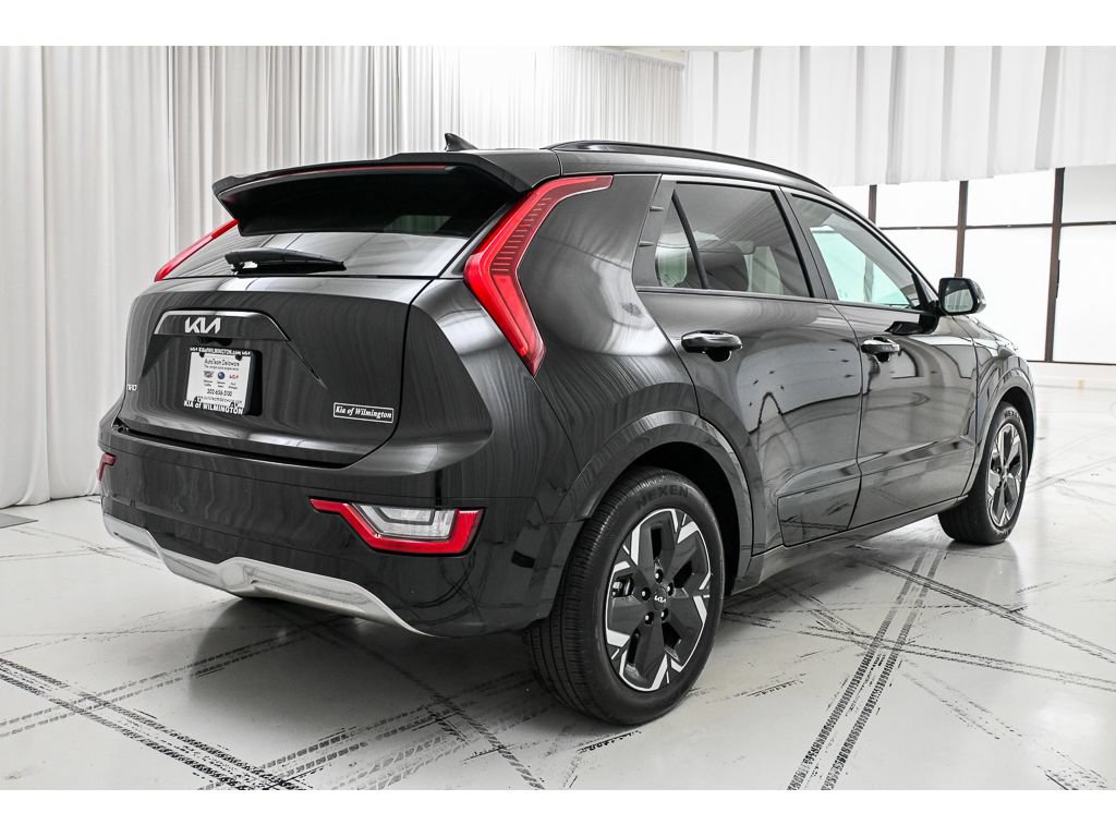 Certified 2025 Kia Niro Wave w/ Wave Preserve Package FWD image 7