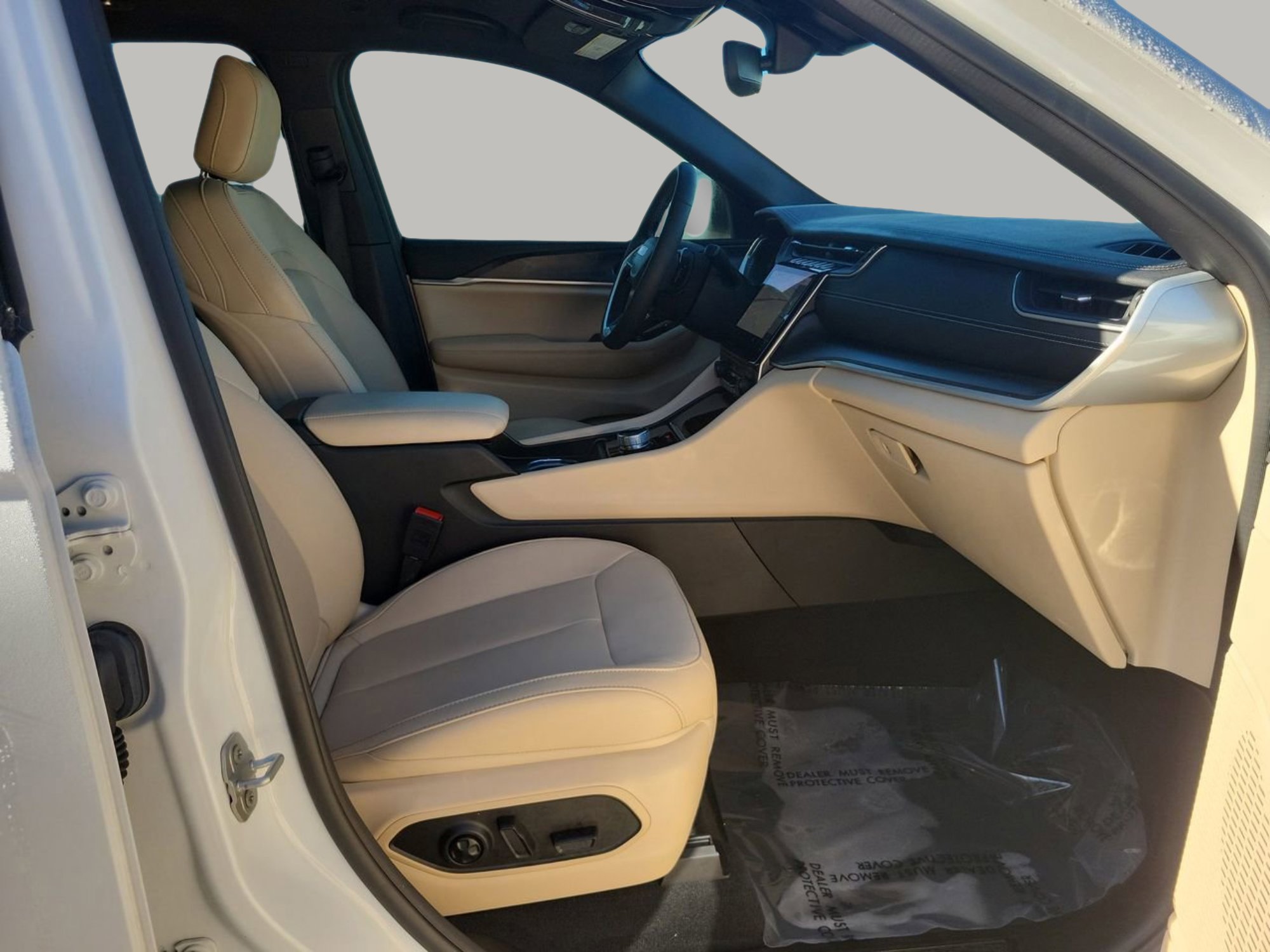 Used 2024 Jeep Grand Cherokee Limited image 11