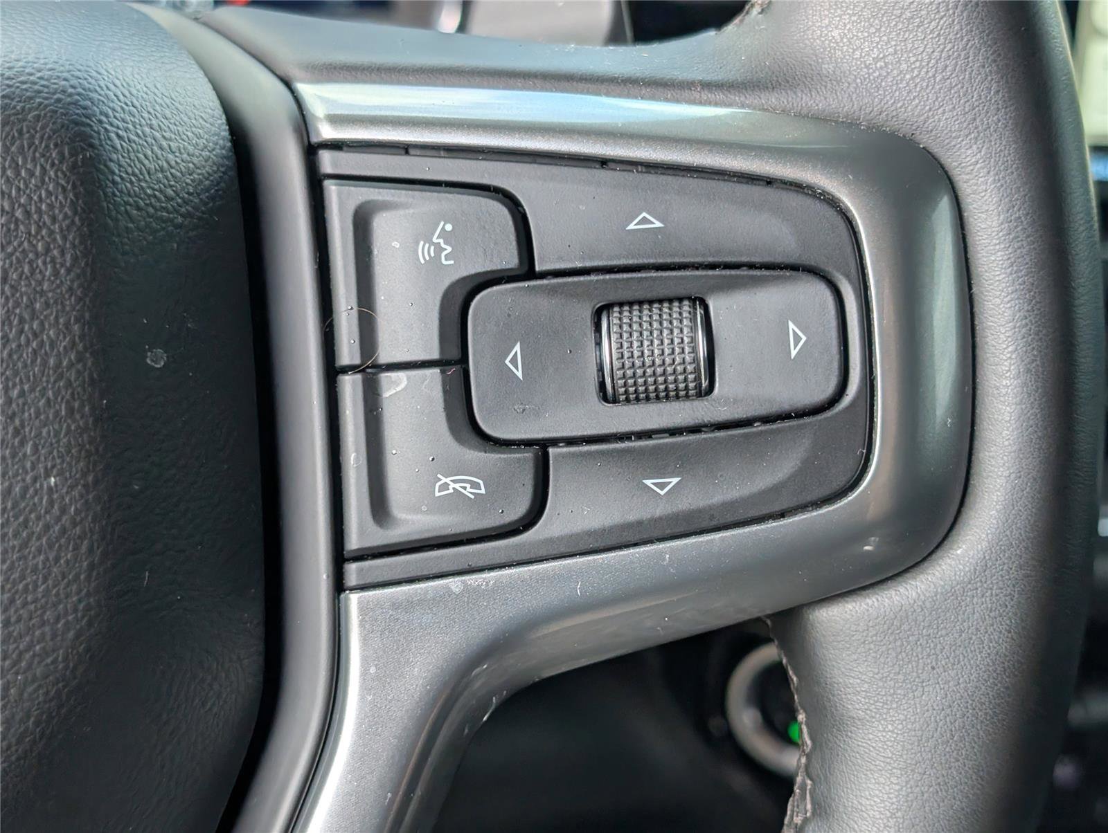 Used 2024 Chevrolet Silverado 1500 LTZ w/ Z71 Off-Road Package image 27