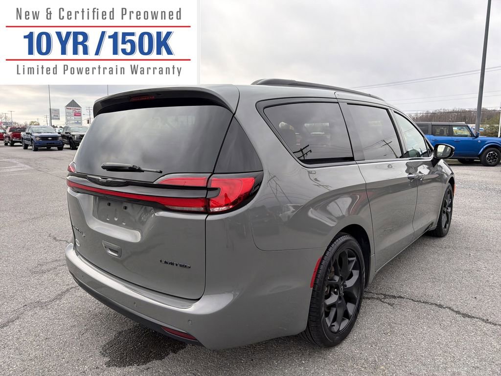 Used 2025 Chrysler Pacifica Limited image 6