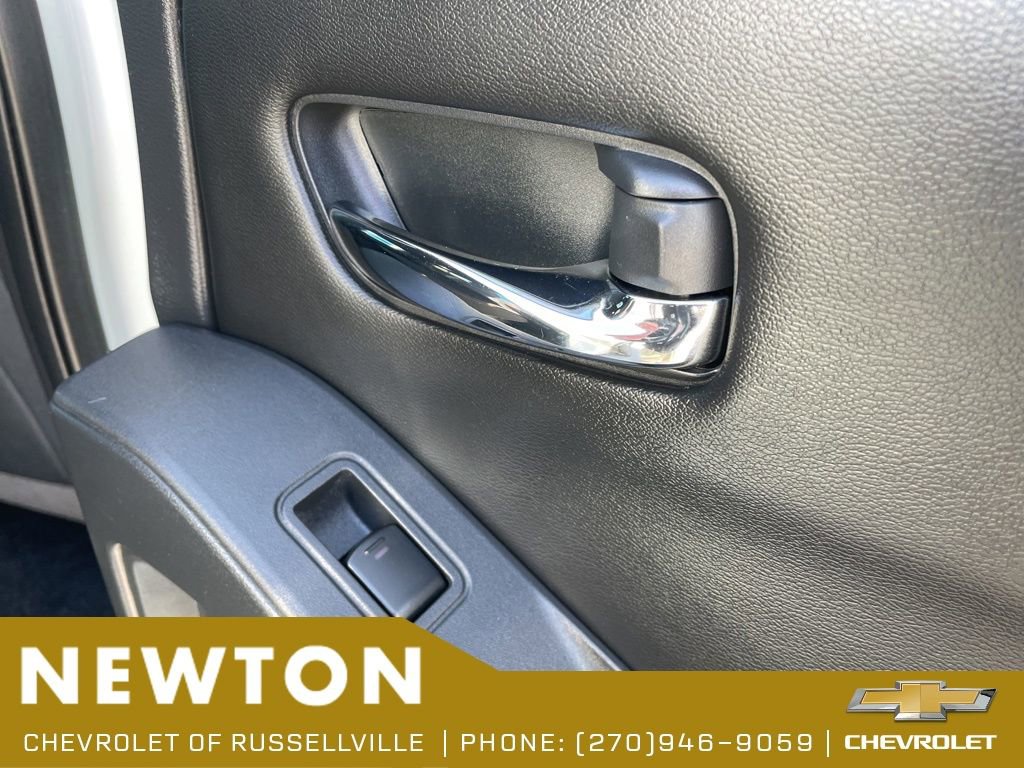 Used 2025 Nissan Frontier PRO-4X AWD/4WD image 37