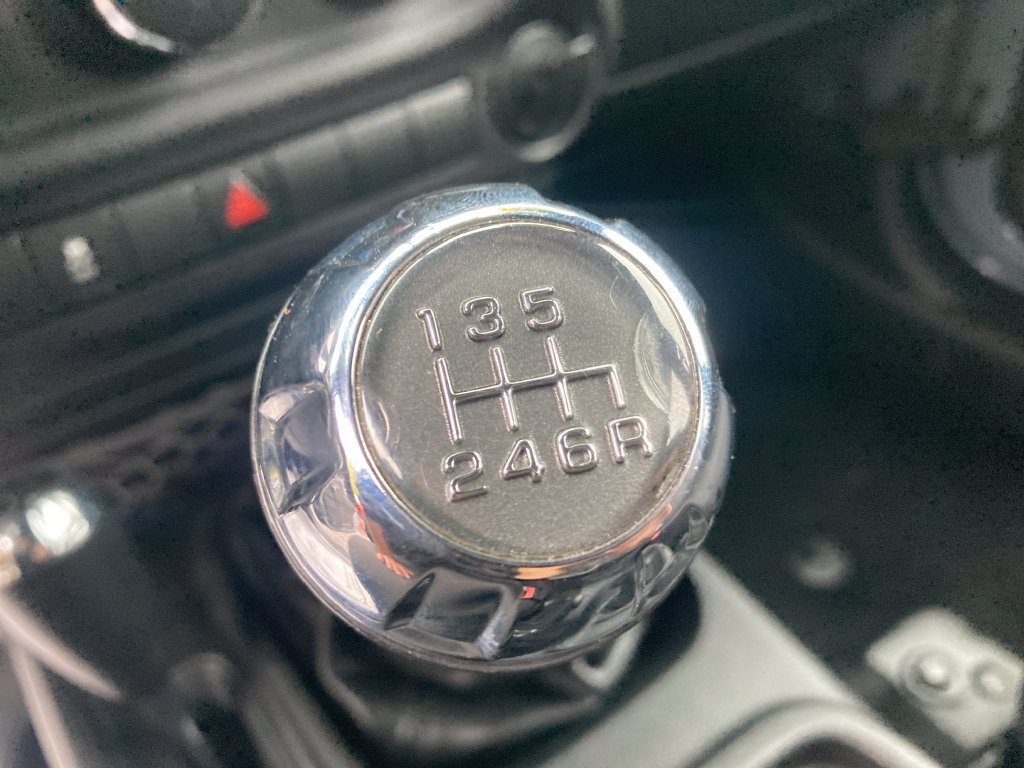 Used 2015 Jeep Wrangler Unlimited Sport w/ Connectivity Group AWD/4WD image 30